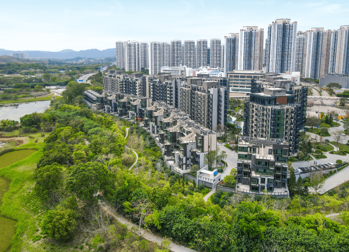 Sharing SHKP’s commitment to “Building Homes with Heart” and the motto “Serving Customer with Heart”, Hong Yip aims to provide ultimate management service with the integration of innovative technology and environmental protection management. Hong Yip will continue to provide a better living environment, to create a better lifestyle, and to build a better community for customers to enjoy.